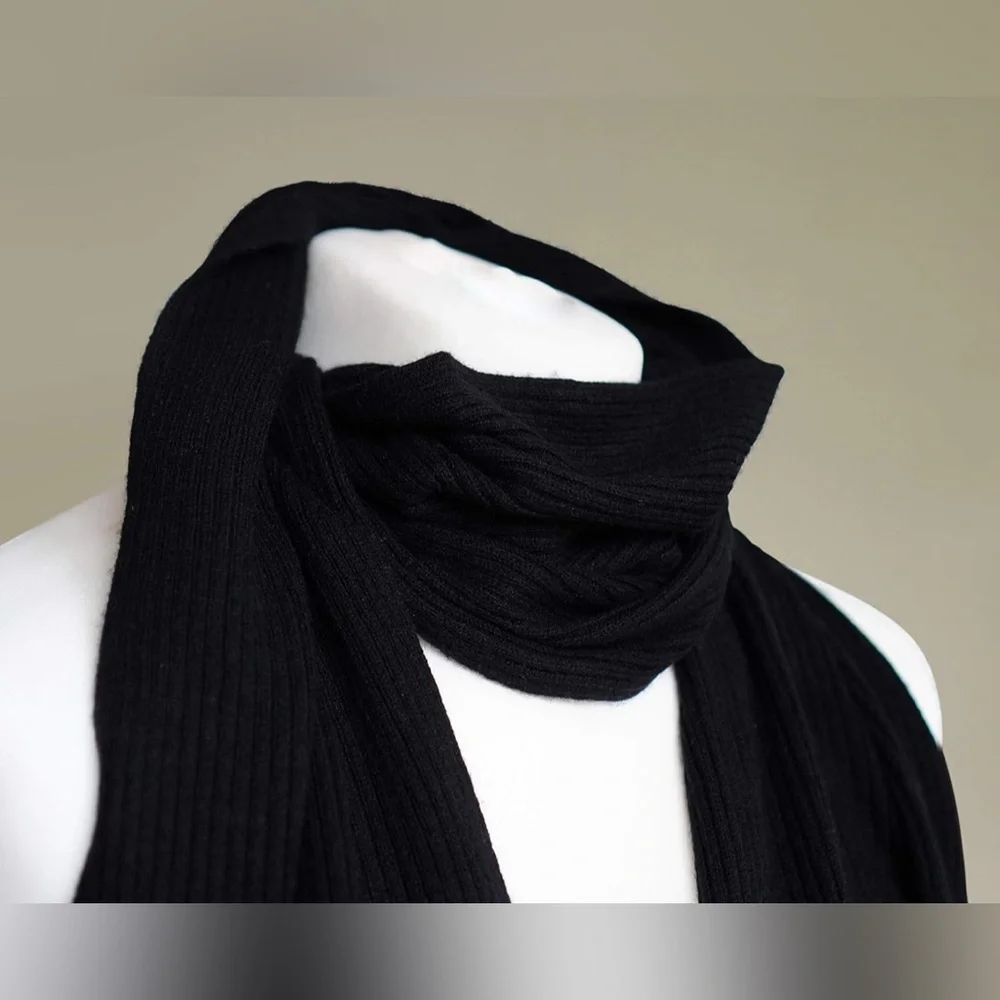 Scott stylish black